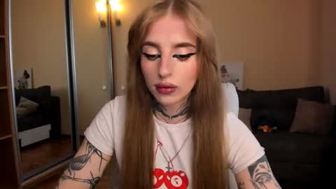 Julia online show from March 22, 4:49 am