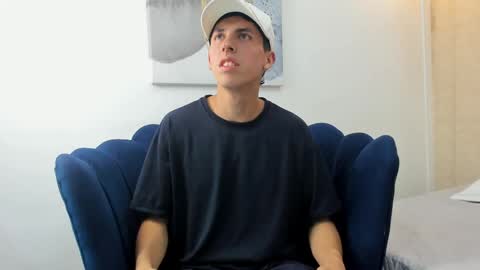 Snapshot of harry_klein chatting on October 2, 8:18 pm H K online show from October 2, 8:18 pm