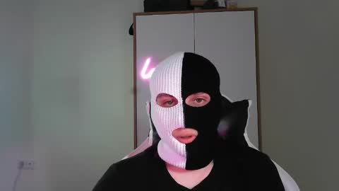 Two-Face online show from March 28, 10:11 pm