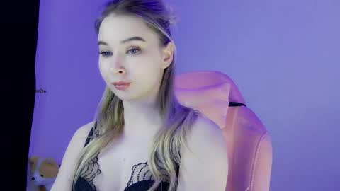 Anna online show from March 31, 9:15 pm