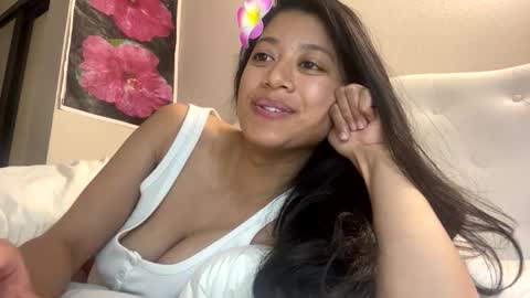hawaiigirl_ online show from January 13, 2:08 am