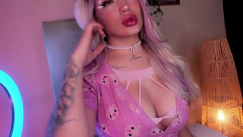 Marie online show from June 5, 3:06 pm