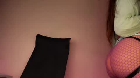 Marie online show from April 21, 9:00 pm