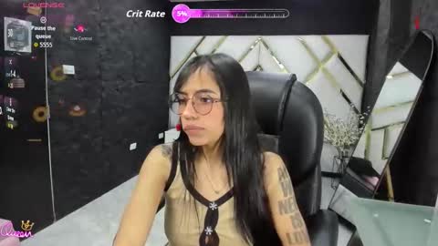 hazel_18_ online show from May 6, 10:05 pm