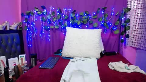 Snapshot of hazel_34 chatting on February 3, 10:11 pm hazel online show from February 3, 10:11 pm