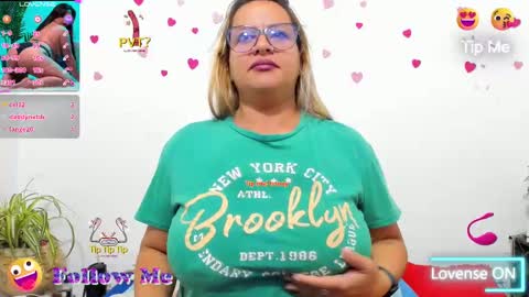 Snapshot of hazel_34 chatting on October 2, 10:14 am hazel online show from October 2, 10:14 am
