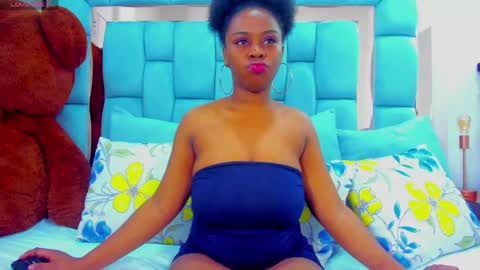 hazel_lanee online show from March 1, 3:33 am