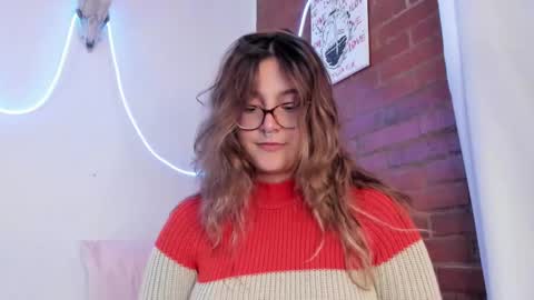 Snapshot of hazelbrownn23 chatting on March 10, 6:34 pm Hazel Brown online show from March 10, 6:34 pm