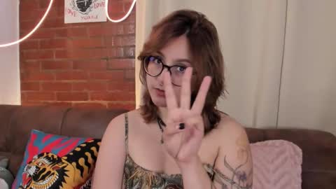 Snapshot of hazelbrownn23 chatting on September 24, 7:42 pm Hazel Brown online show from September 24, 7:42 pm