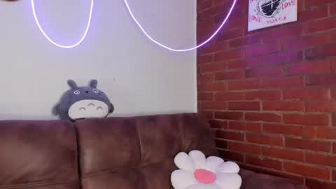 Snapshot of hazelbrownn23 chatting on February 26, 4:27 pm Hazel Brown online show from February 26, 4:27 pm