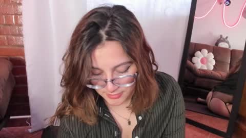 Snapshot of hazelbrownn23 chatting on February 27, 3:59 pm Hazel Brown online show from February 27, 3:59 pm