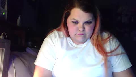 Hazeleyez97 online show from April 12, 6:39 am