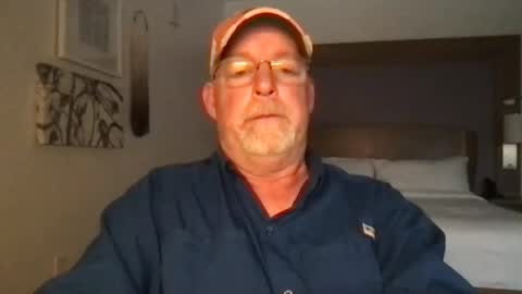 Snapshot of hdeuce22 chatting on February 19, 10:42 pm Hdeuce22 online show from February 19, 10:42 pm