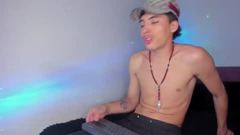 heellboy_ online show from July 13, 10:24 pm