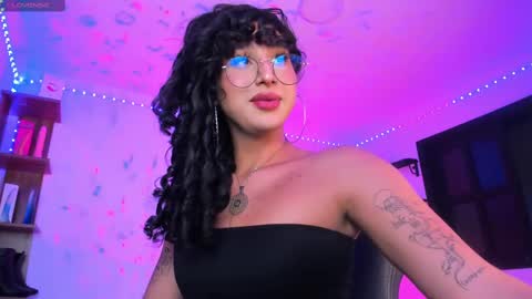 Heka Prudence online show from February 12, 2:14 am