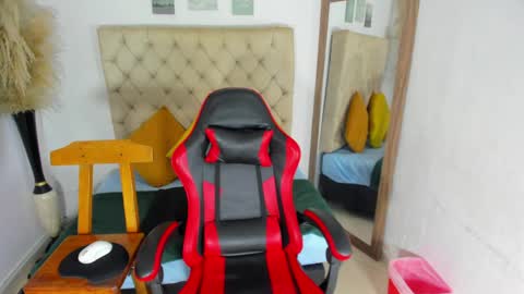 HELENA COPPER online show from April 2, 3:14 am