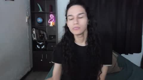helena_spellman online show from May 30, 8:57 am