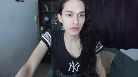 helena_spellman online show from May 22, 3:46 am