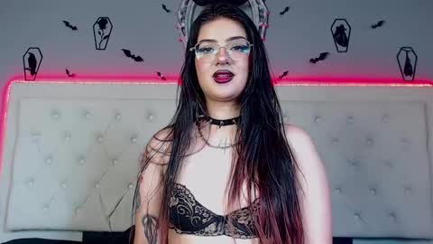 Snapshot of helenamorningstar chatting on February 20, 7:45 am helenamorningstar online show from February 20, 7:45 am