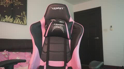 Helenn online show from April 20, 2:25 am