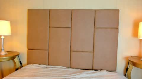 Helen or Hells online show from April 21, 12:01 pm