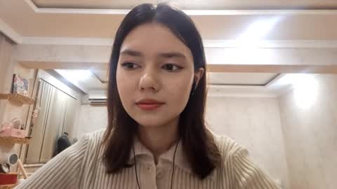 Snapshot of helgakraszewski chatting on October 11, 7:17 pm Alice online show from October 11, 7:17 pm