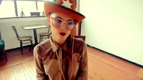 Heliconia online show from November 1, 6:51 pm