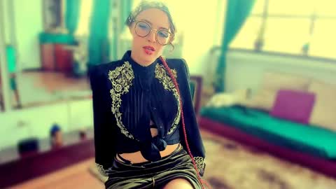 Heliconia online show from May 14, 6:06 pm