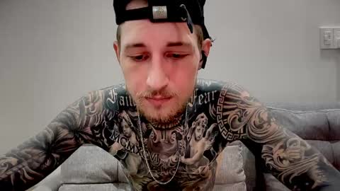 hellacozy online show from April 16, 2:22 am