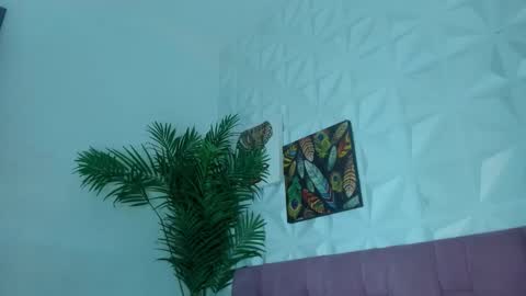 hellen     online show from February 4, 7:07 pm