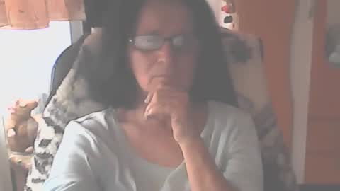 hellenmarie online show from November 16, 11:12 am