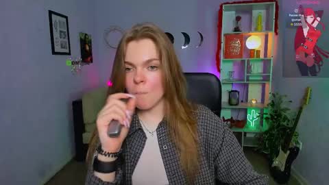 Helli online show from April 8, 7:39 pm