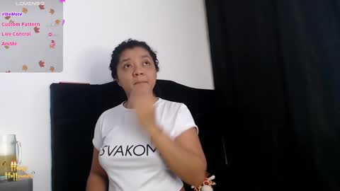 Snapshot of hello_candy chatting on October 6, 10:27 pm Candy online show from October 6, 10:27 pm