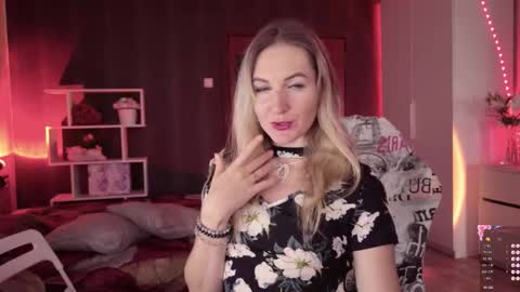 Alisia  Monday to Friday from 10 am to 4 pm GMT 2 online show from September 25, 8:21 am