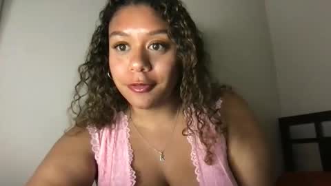 Hello Kizzy online show from February 19, 11:26 pm