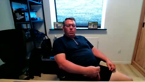 henrikrp1971 online show from June 25, 4:34 pm