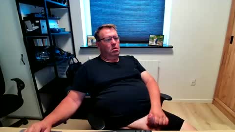 henrikrp1971 online show from July 1, 9:18 am