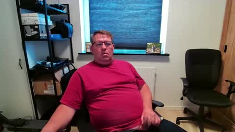 henrikrp1971 online show from April 1, 11:11 am