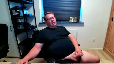 henrikrp1971 online show from June 20, 7:31 pm