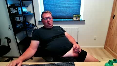 henrikrp1971 online show from July 2, 12:32 pm