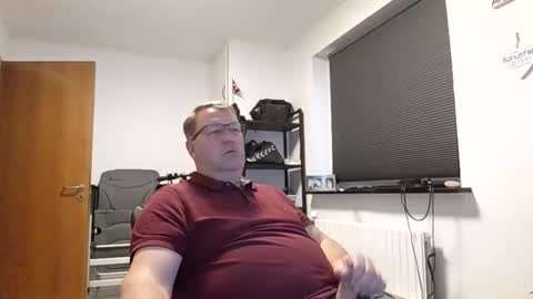 Snapshot of henrikrp1971 chatting on October 25, 3:45 pm henrikrp1971 online show from October 25, 3:45 pm
