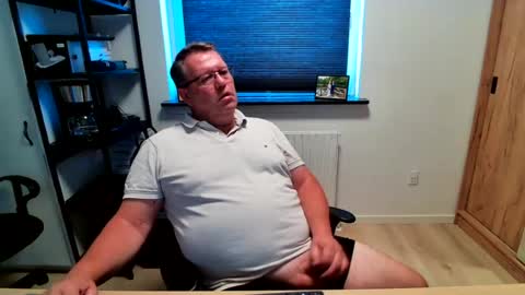 henrikrp1971 online show from July 16, 12:08 pm