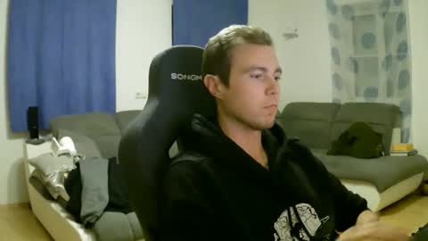 John Pearl online show from April 12, 7:40 pm