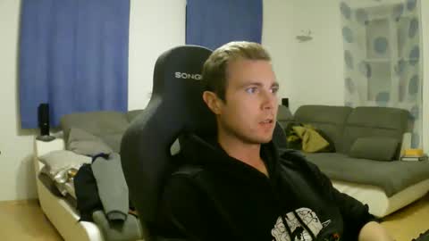 John Pearl online show from April 24, 7:16 pm