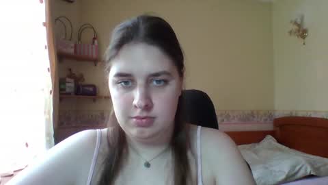 hess_luna_ online show from May 8, 9:26 am