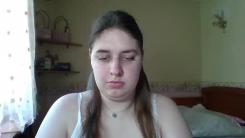 hess_luna_ online show from May 20, 9:16 am