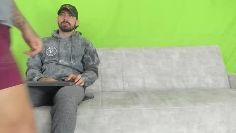 heteros men online show from March 10, 1:32 pm