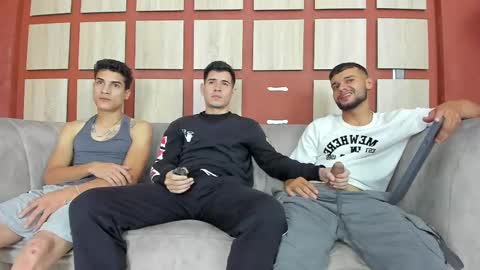 heteros men online show from March 11, 1:48 am