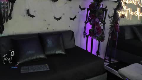 HEXAVELLE  online show from November 23, 8:18 pm