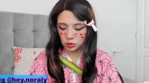 Snapshot of hey_noraly chatting on February 14, 2:12 pm Noraly  online show from February 14, 2:12 pm